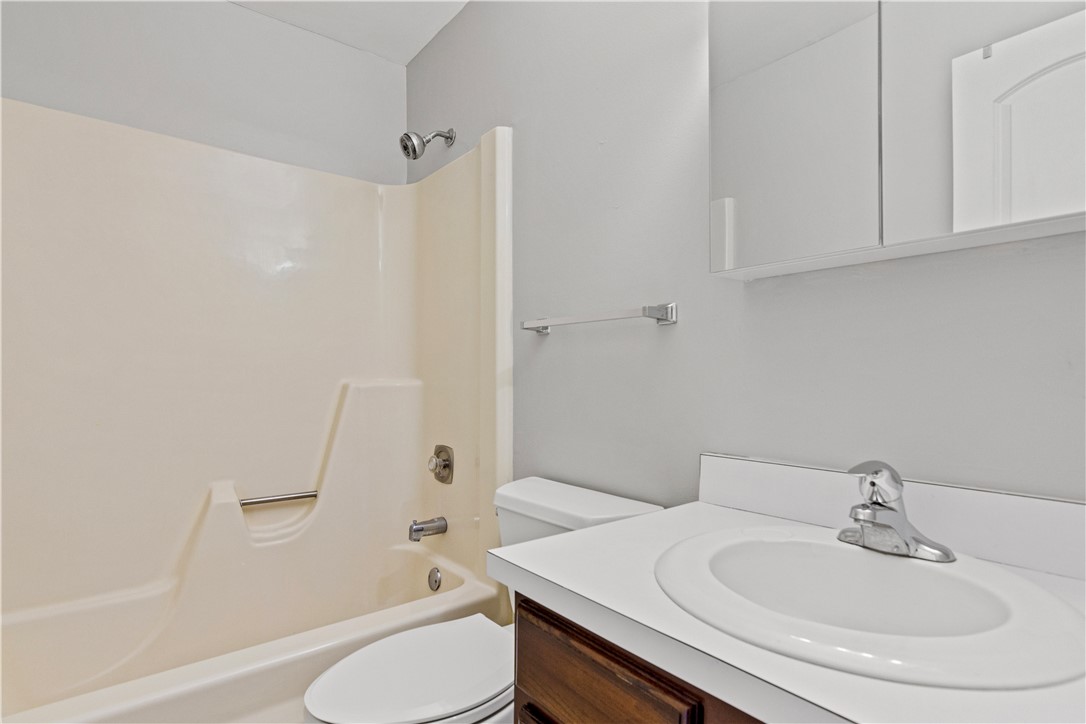 92 Spring Lake Drive 204
