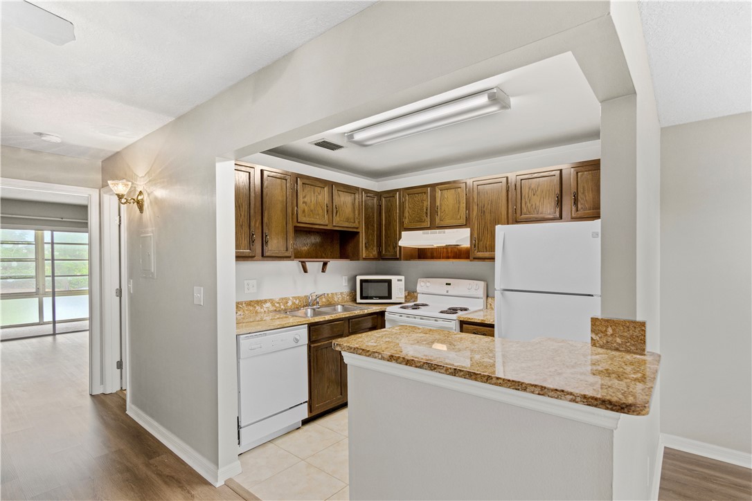 92 Spring Lake Drive 204