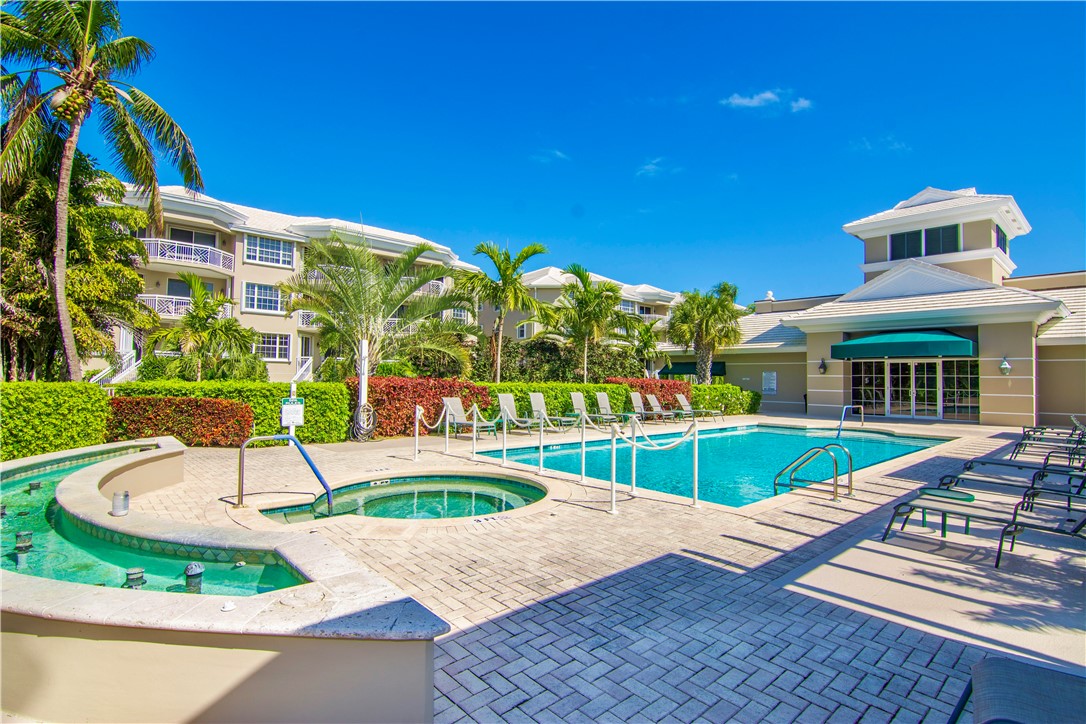 940 Turtle Cove Lane 114