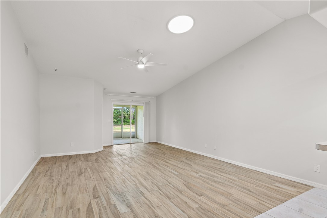 996 S Easy Street