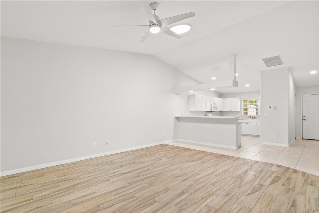 996 S Easy Street