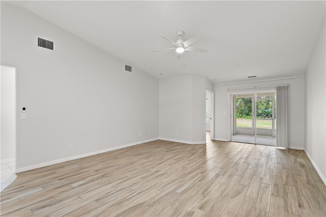 996 S Easy Street