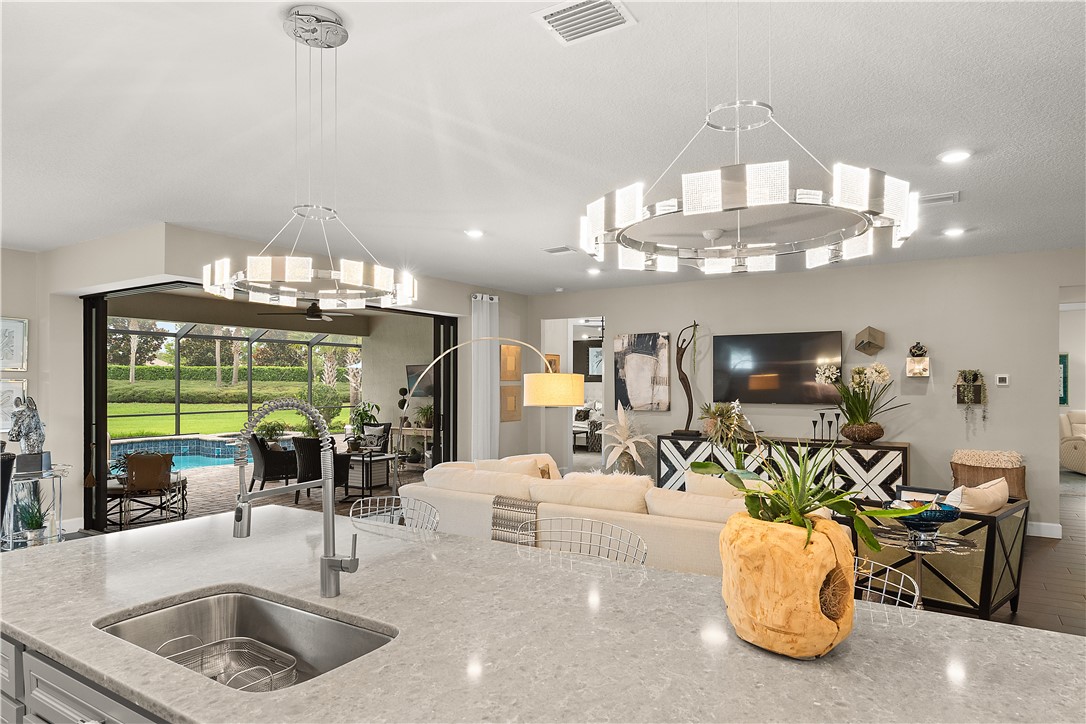 5037 Monroe Circle