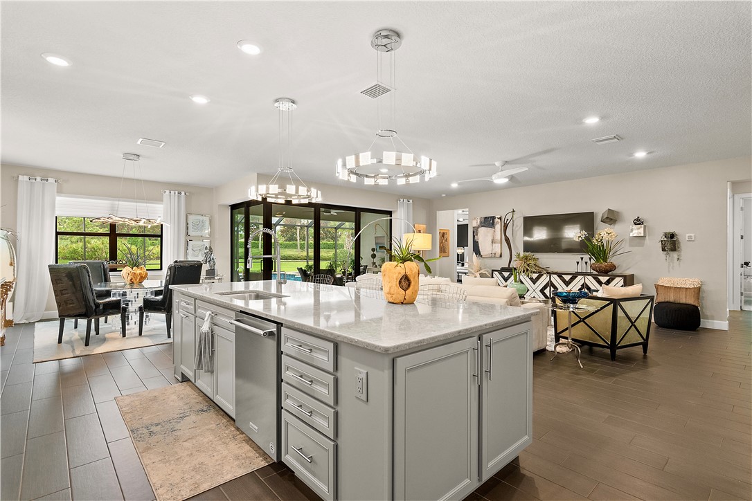 5037 Monroe Circle