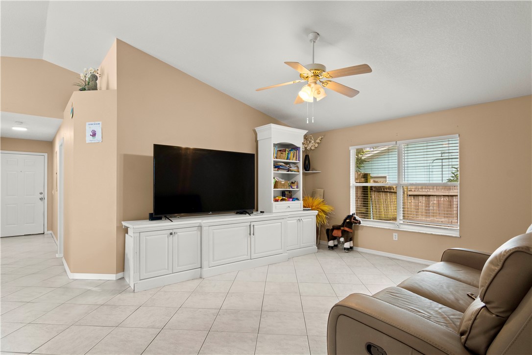 3186 1st Lane