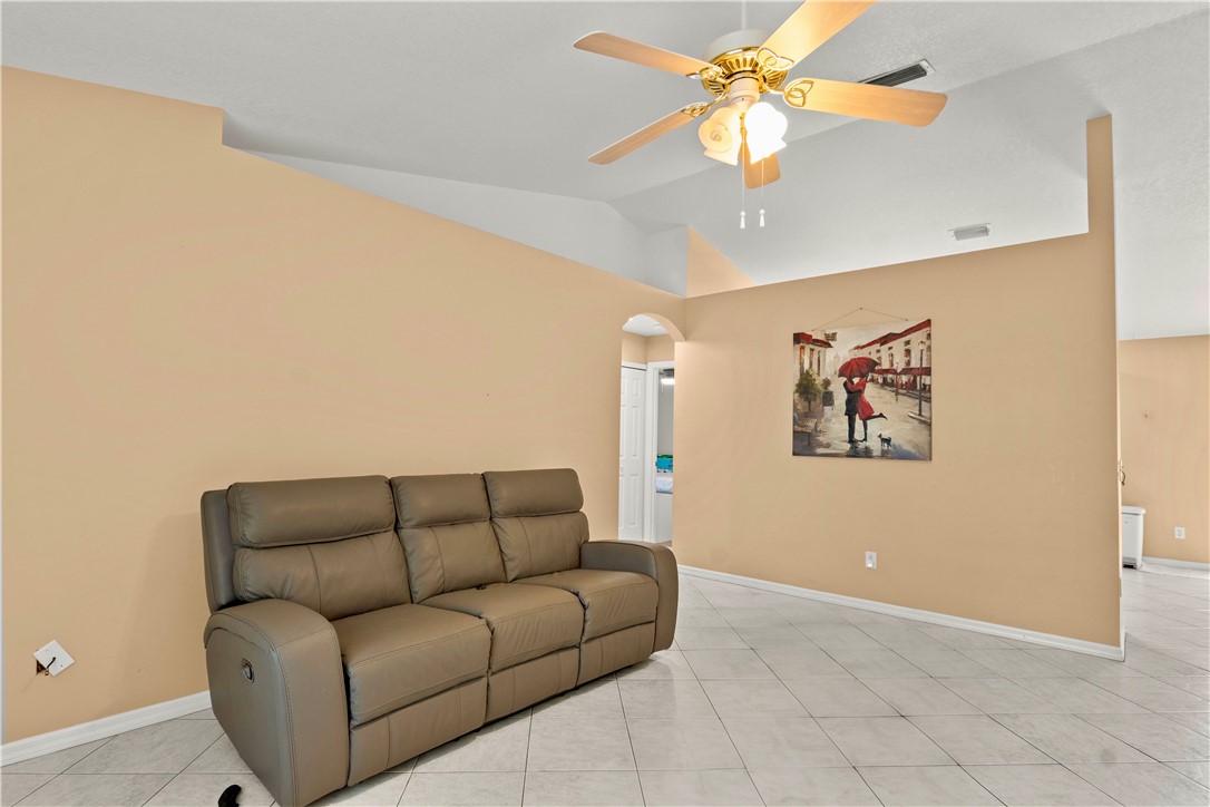 3186 1st Lane