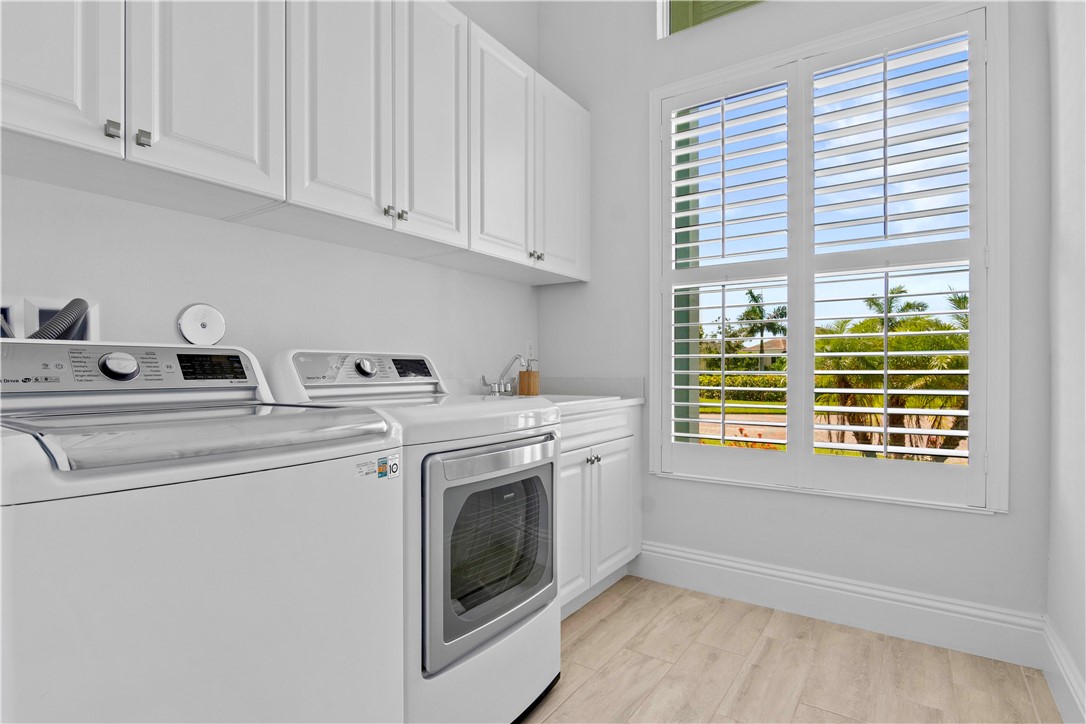 9335 Orchid Cove Circle