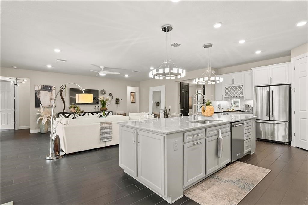 5037 Monroe Circle