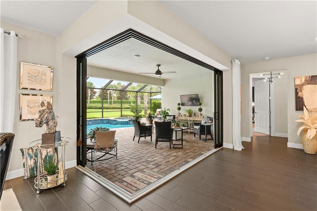 5037 Monroe Circle