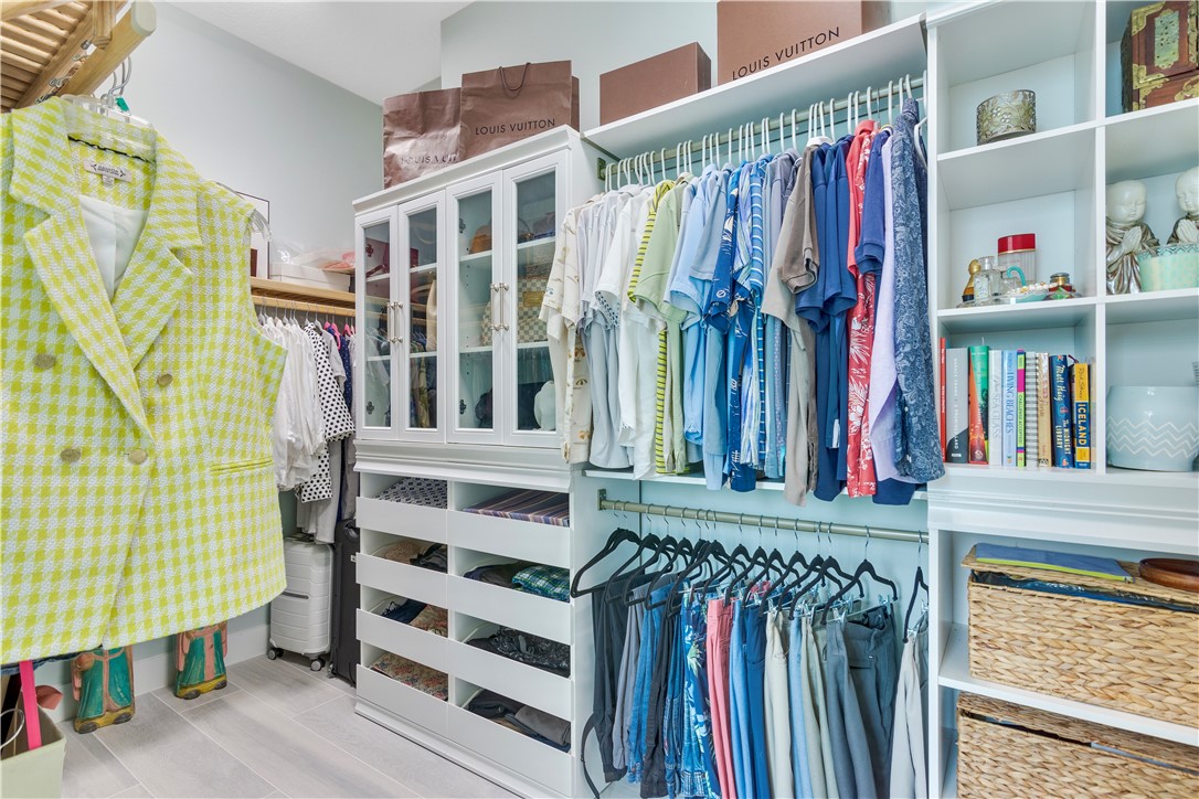 9215 Orchid Cove Circle