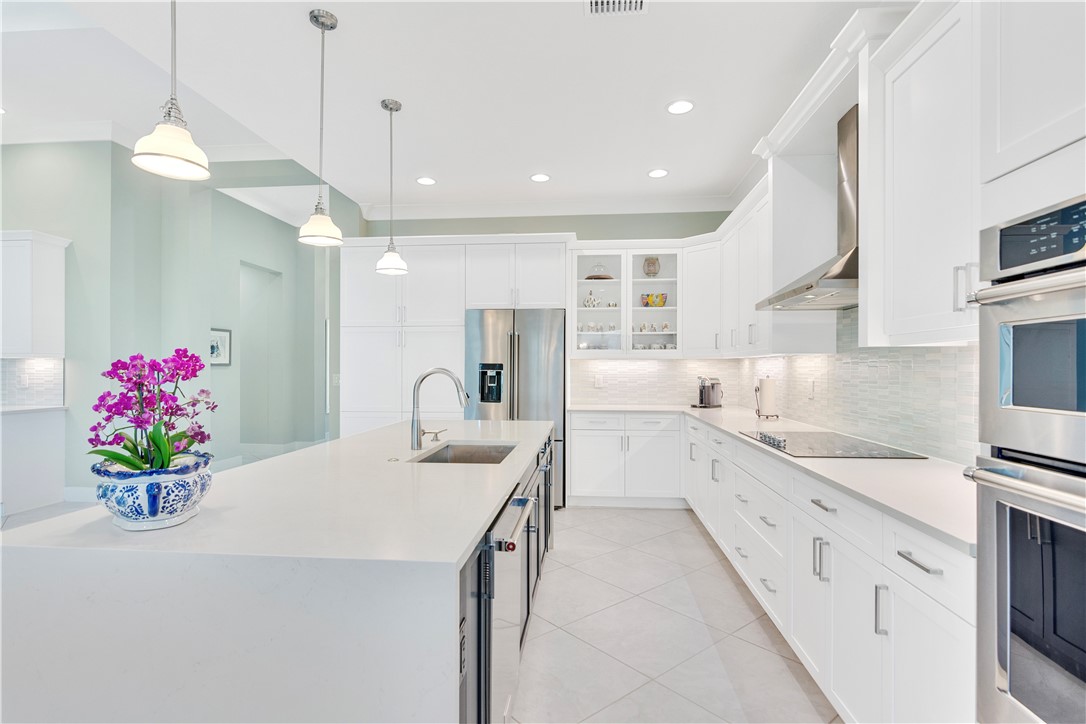 9215 Orchid Cove Circle