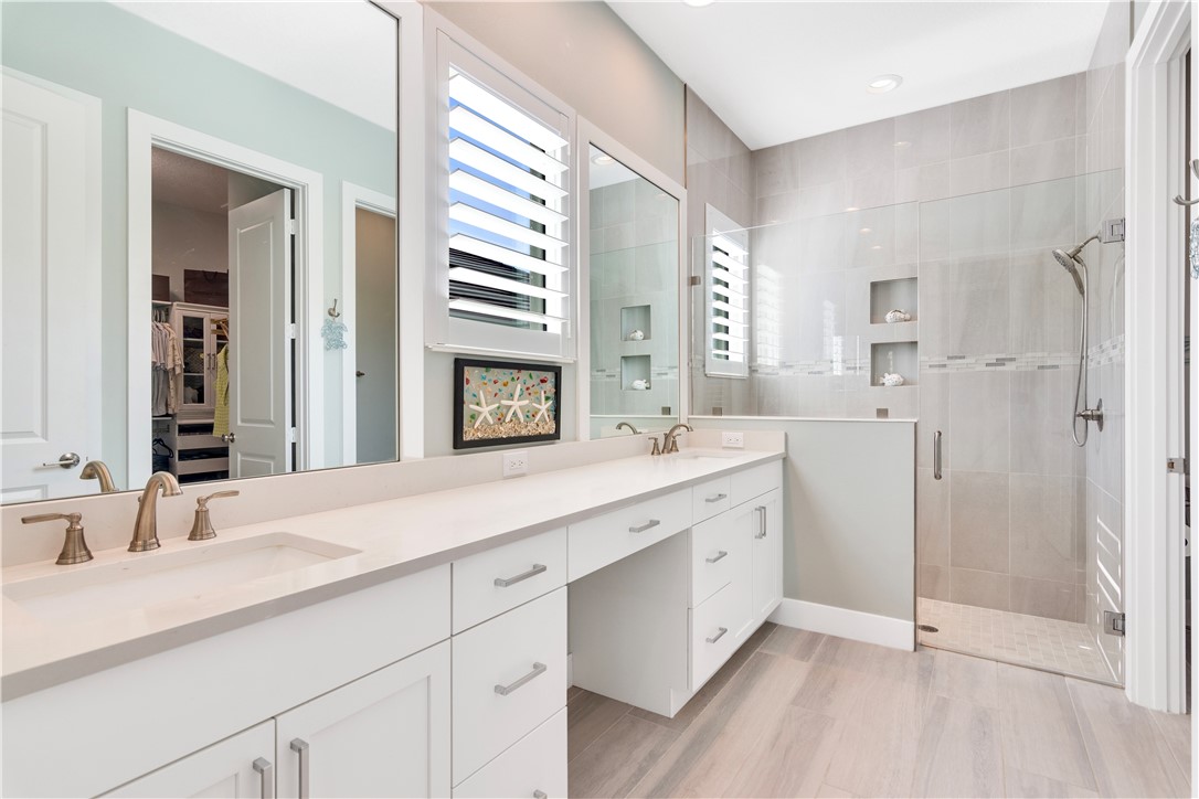 9215 Orchid Cove Circle