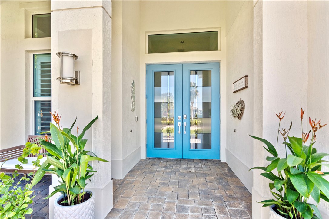 9215 Orchid Cove Circle