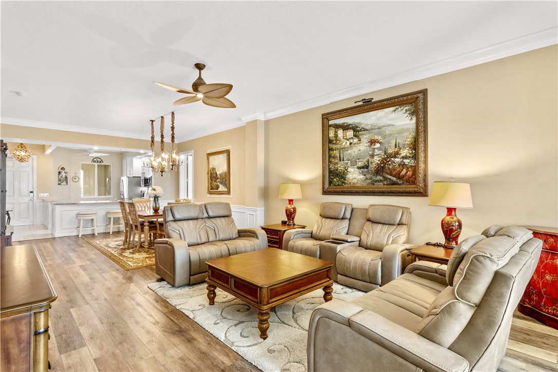 33 Harbour Isle Drive W 306