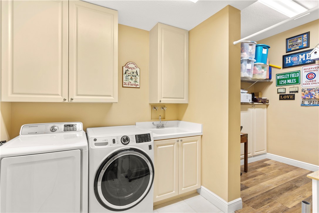 33 Harbour Isle Drive W 306