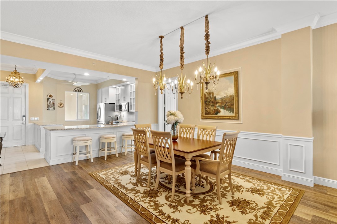 33 Harbour Isle Drive W 306