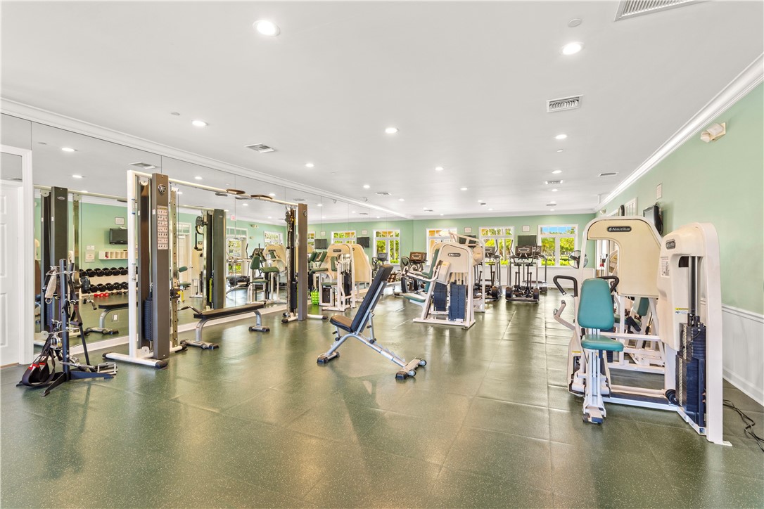 33 Harbour Isle Drive W 306