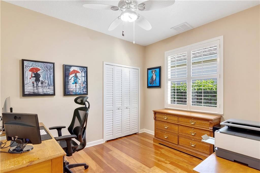 736 Hampton Woods Lane SW