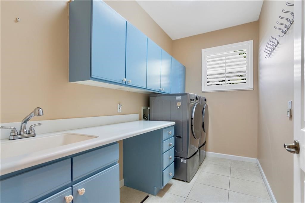 736 Hampton Woods Lane SW