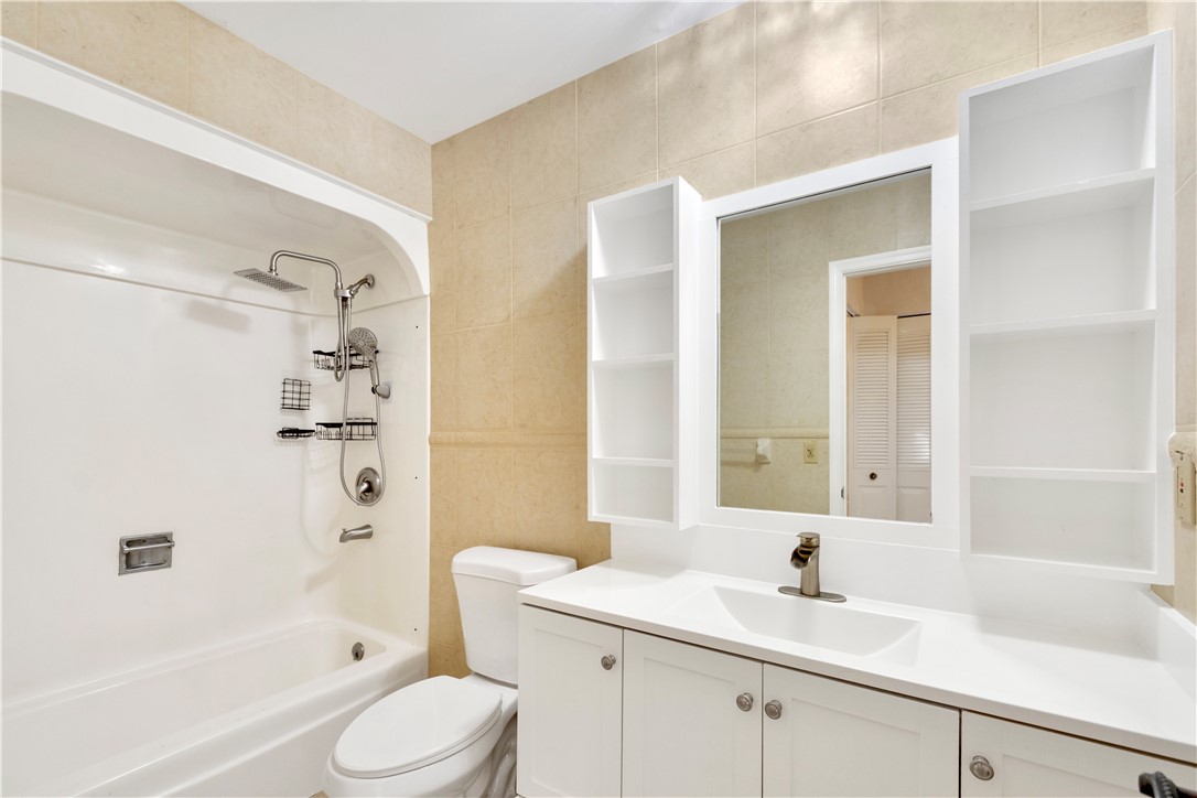 1901 Indian River Boulevard D210