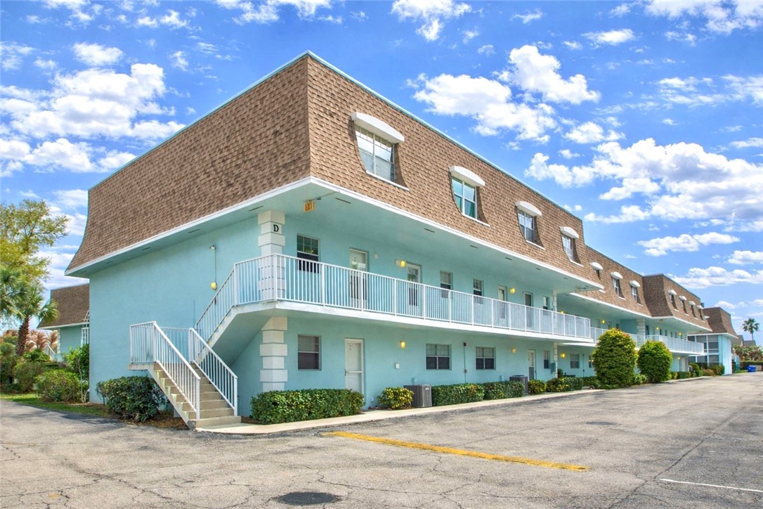 1901 Indian River Boulevard D210