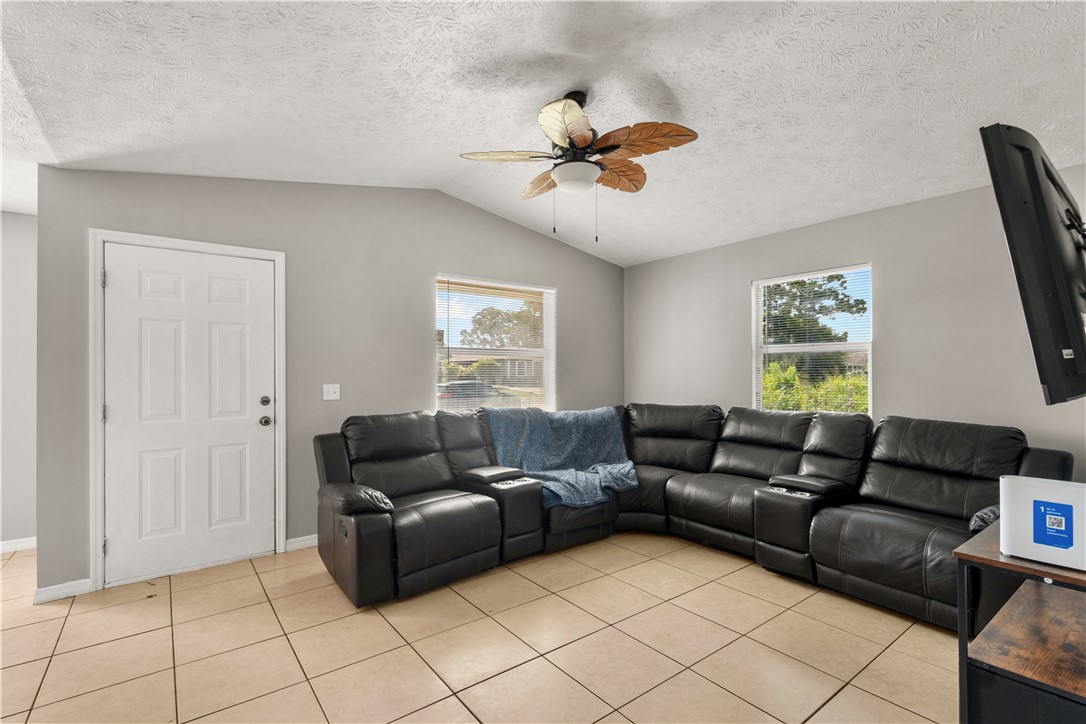 1175 12th Court SW