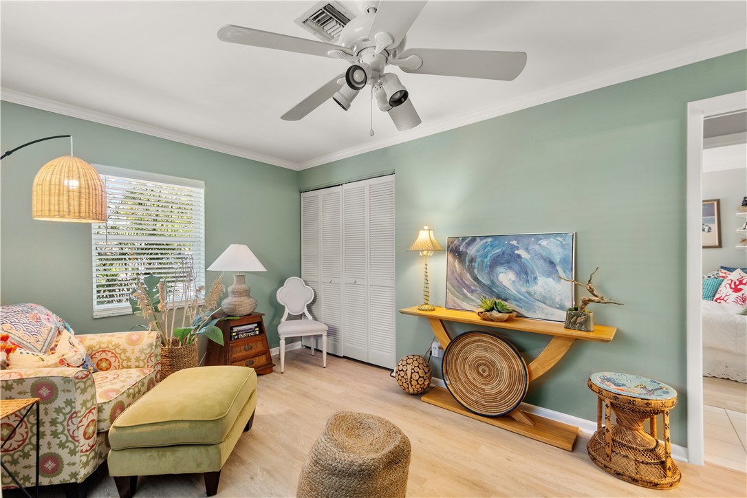 726 Royal Palm Place