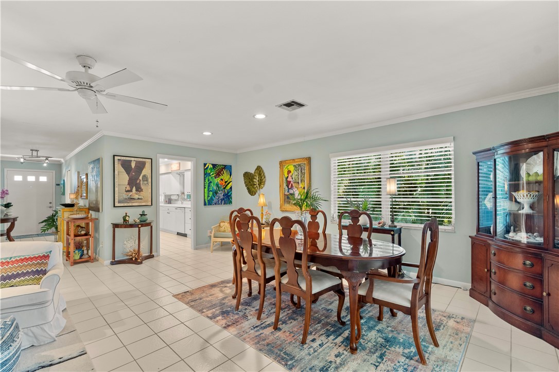 726 Royal Palm Place