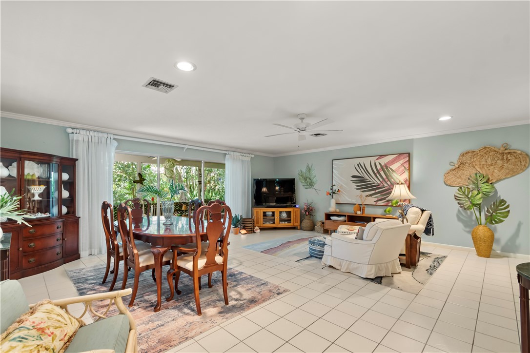 726 Royal Palm Place
