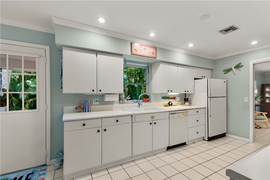 726 Royal Palm Place