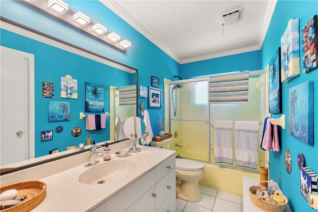 726 Royal Palm Place