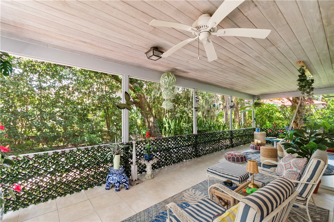 726 Royal Palm Place