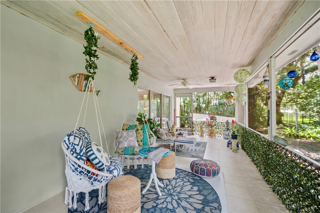 726 Royal Palm Place