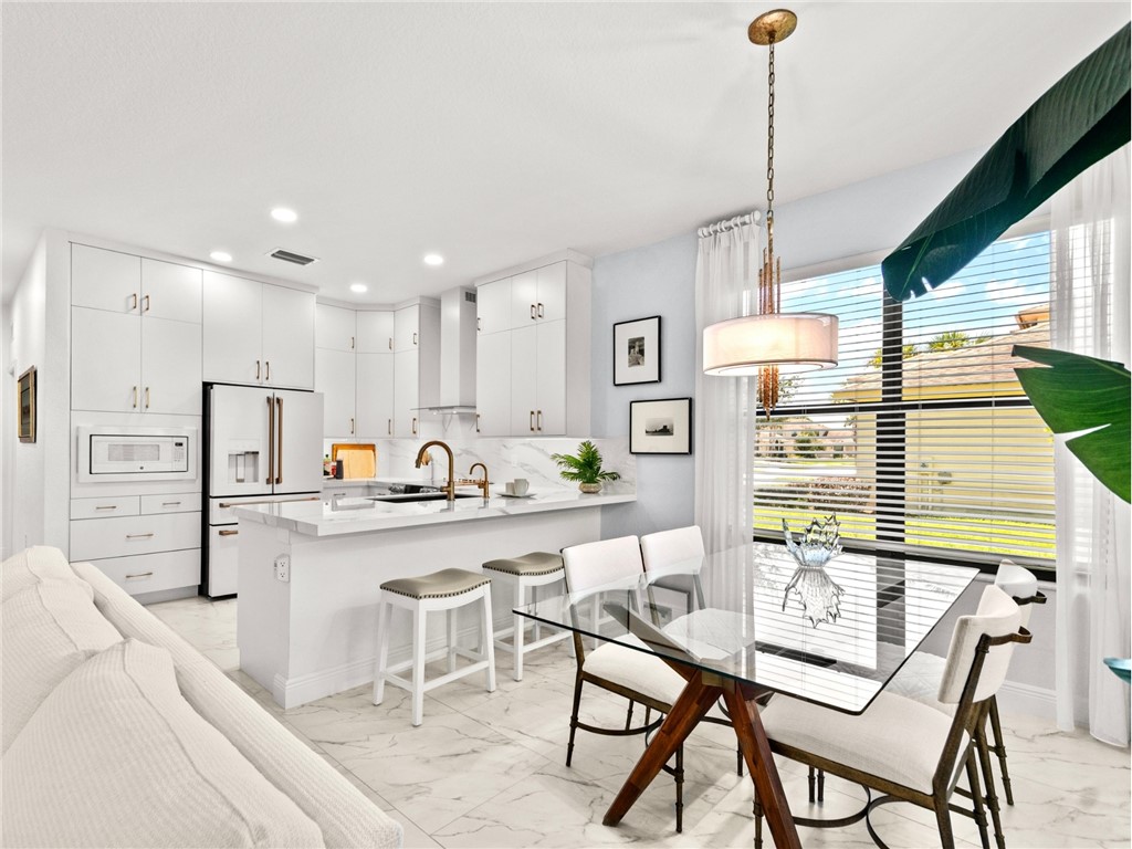 10081 W Villa Circle