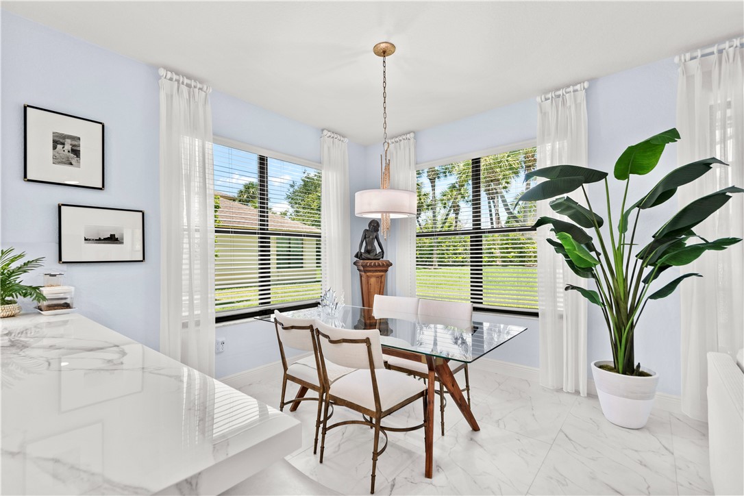 10081 W Villa Circle