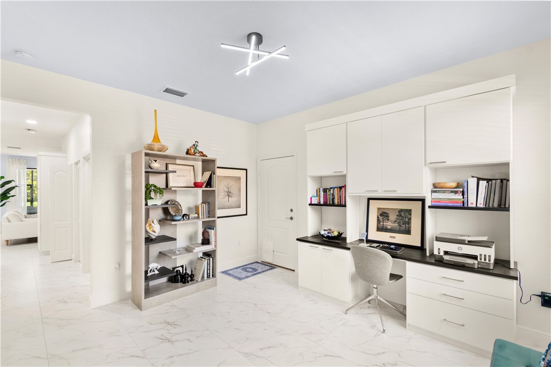10081 W Villa Circle