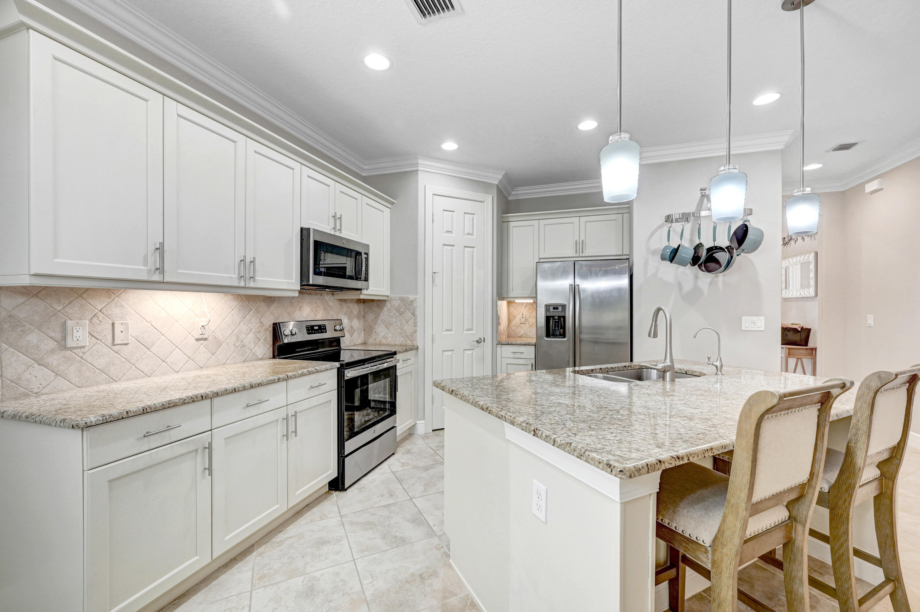 7462 White Oak Lane