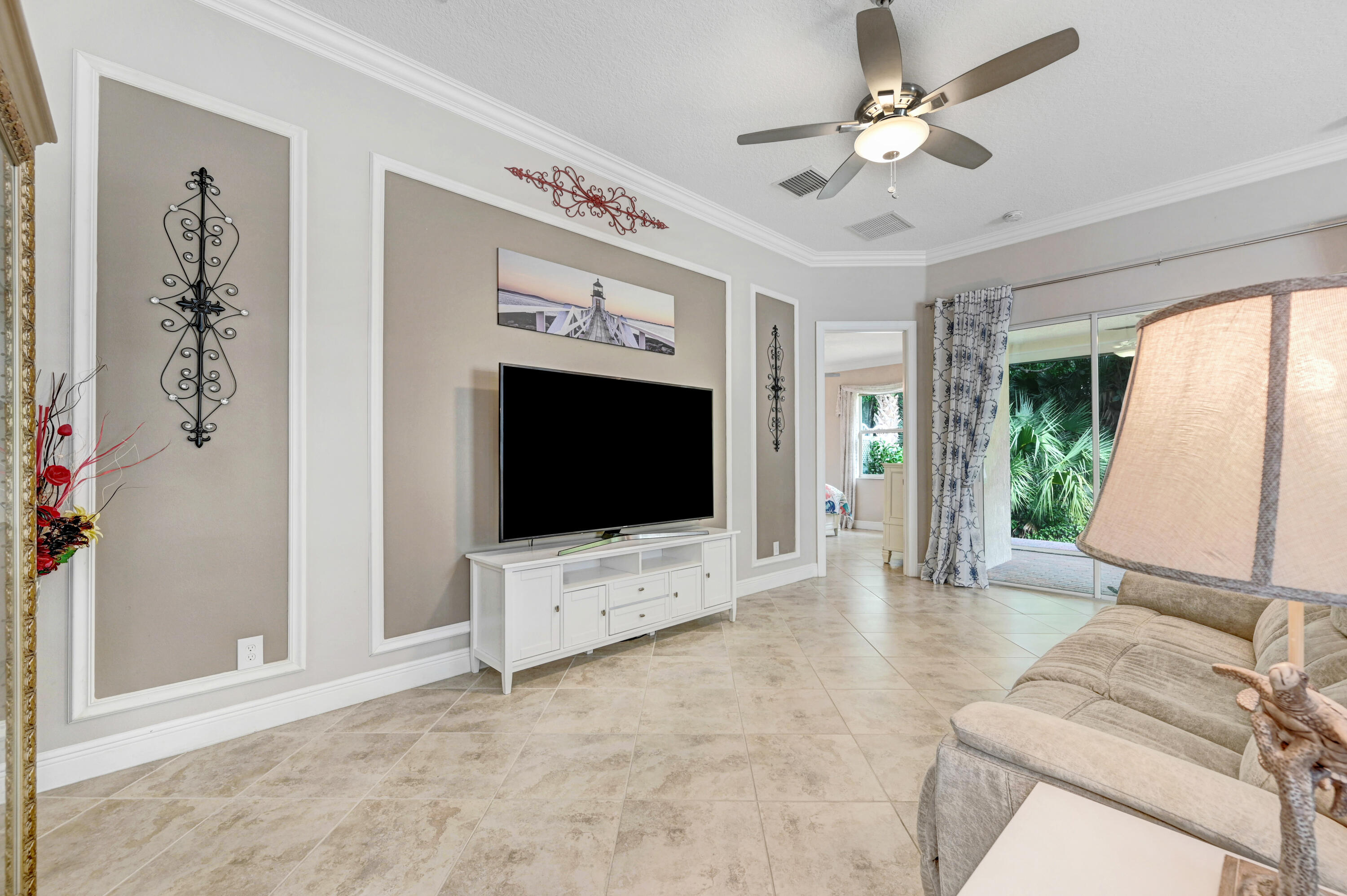 7462 White Oak Lane