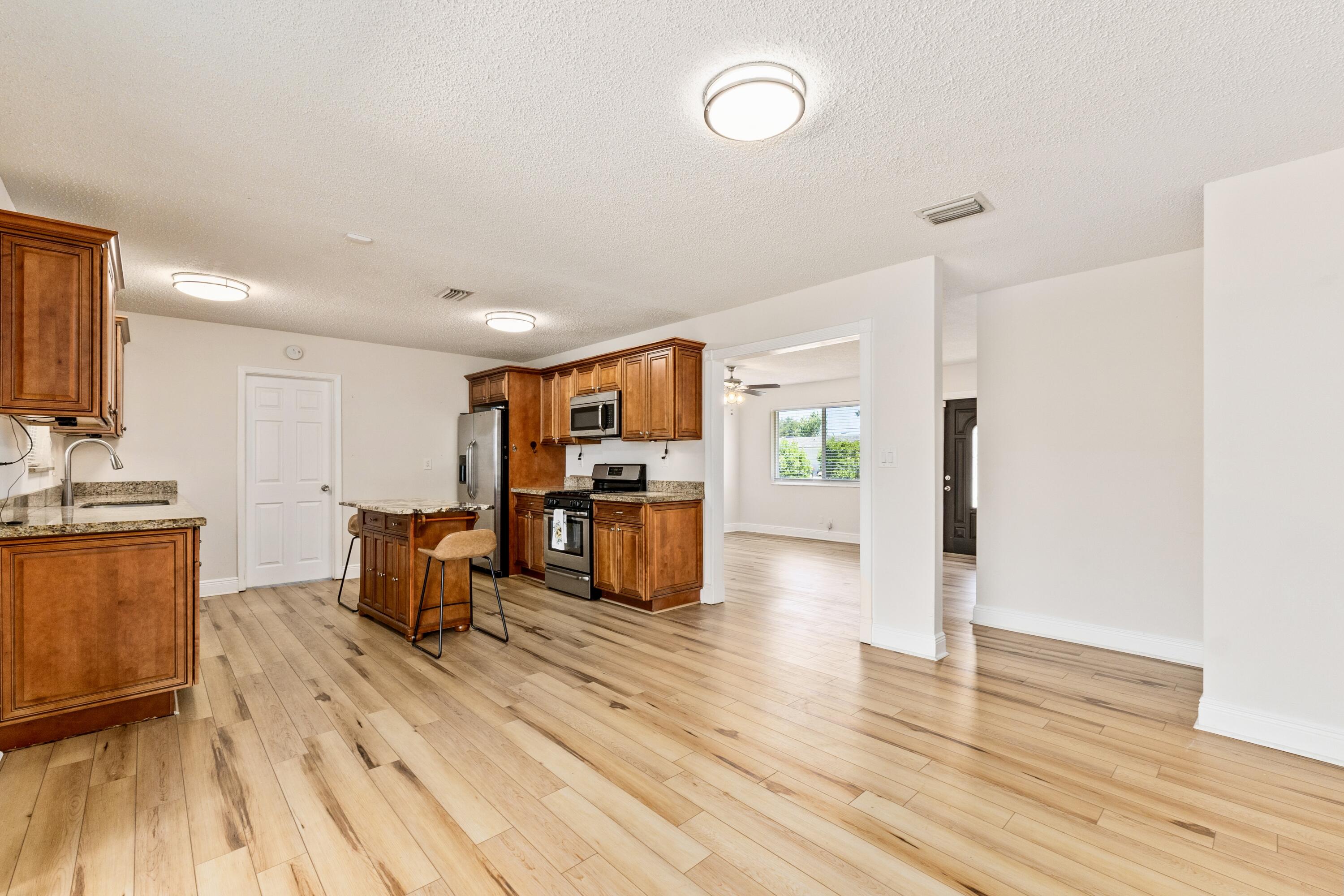 4317 Applecrest Drive