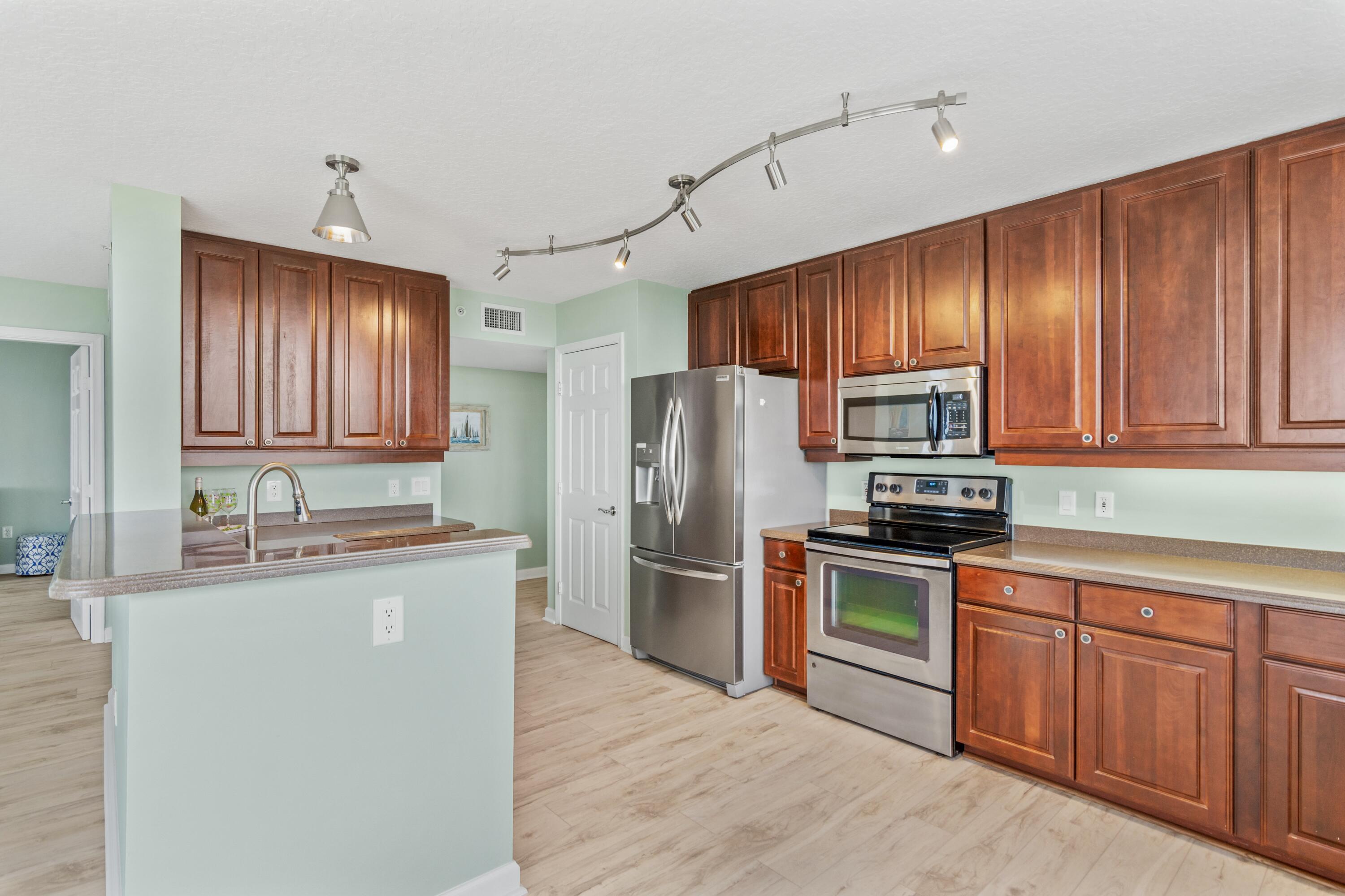 5049 N Hwy A1A 805