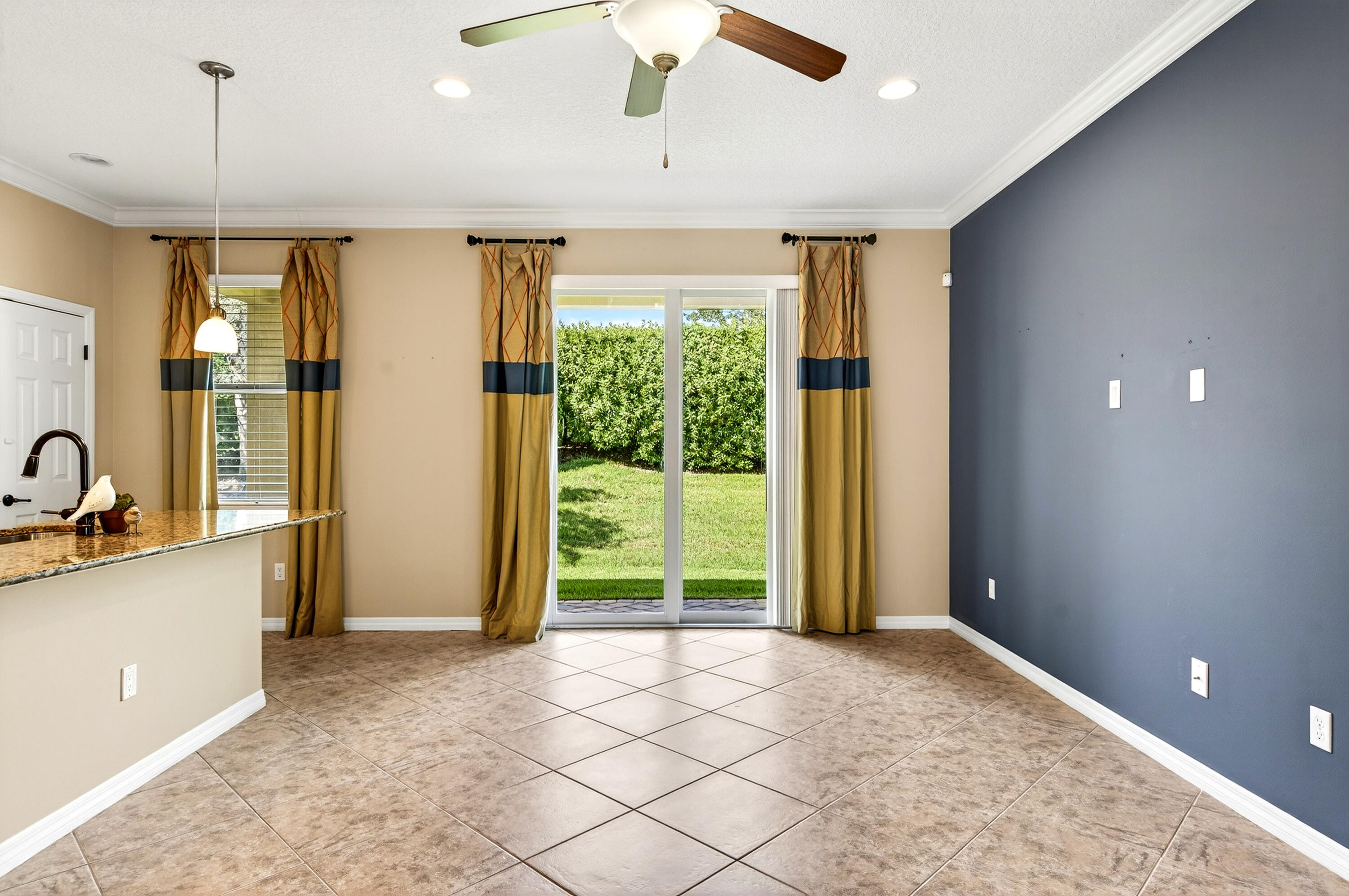 1117 Normandie Way
