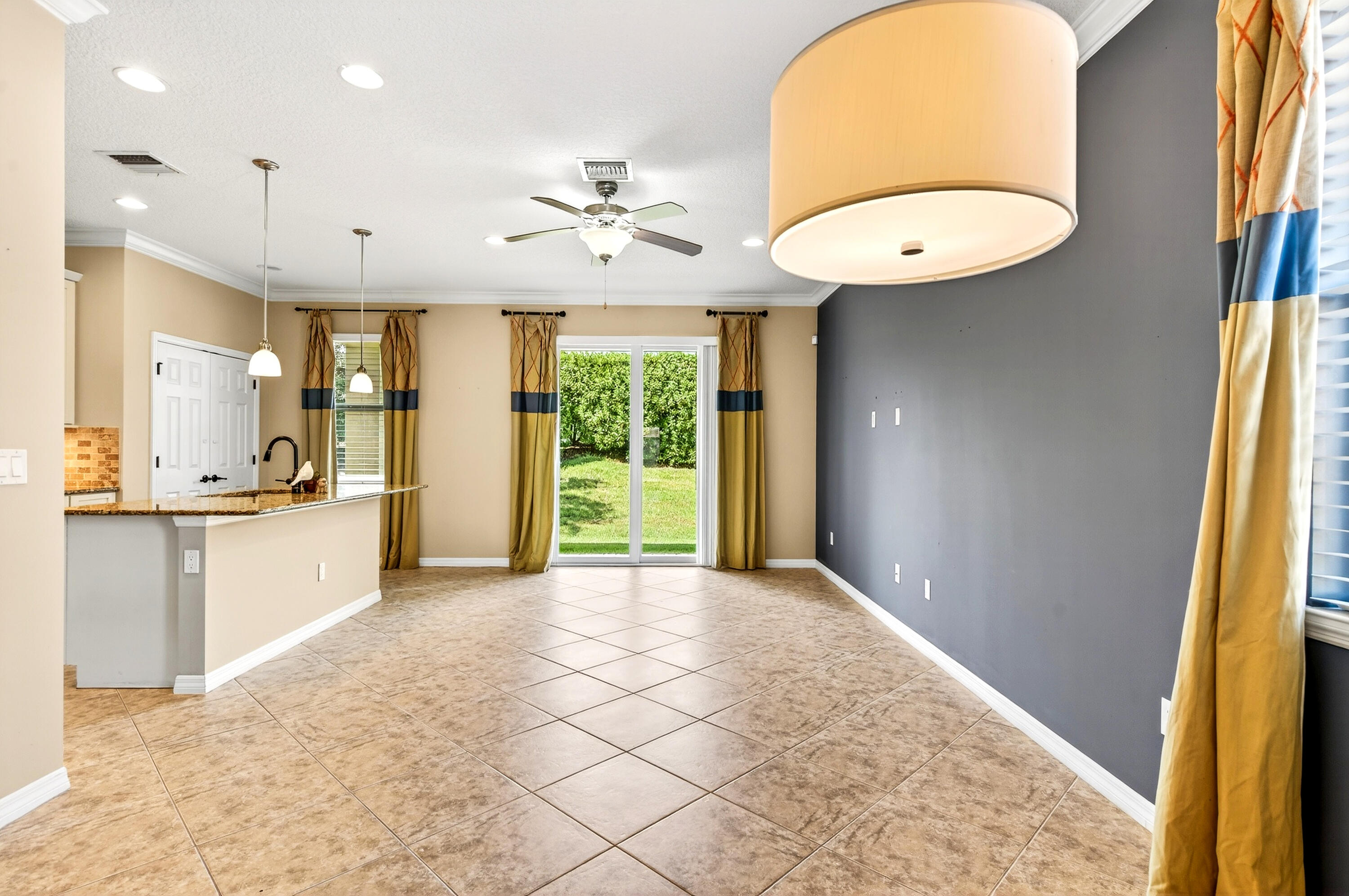 1117 Normandie Way