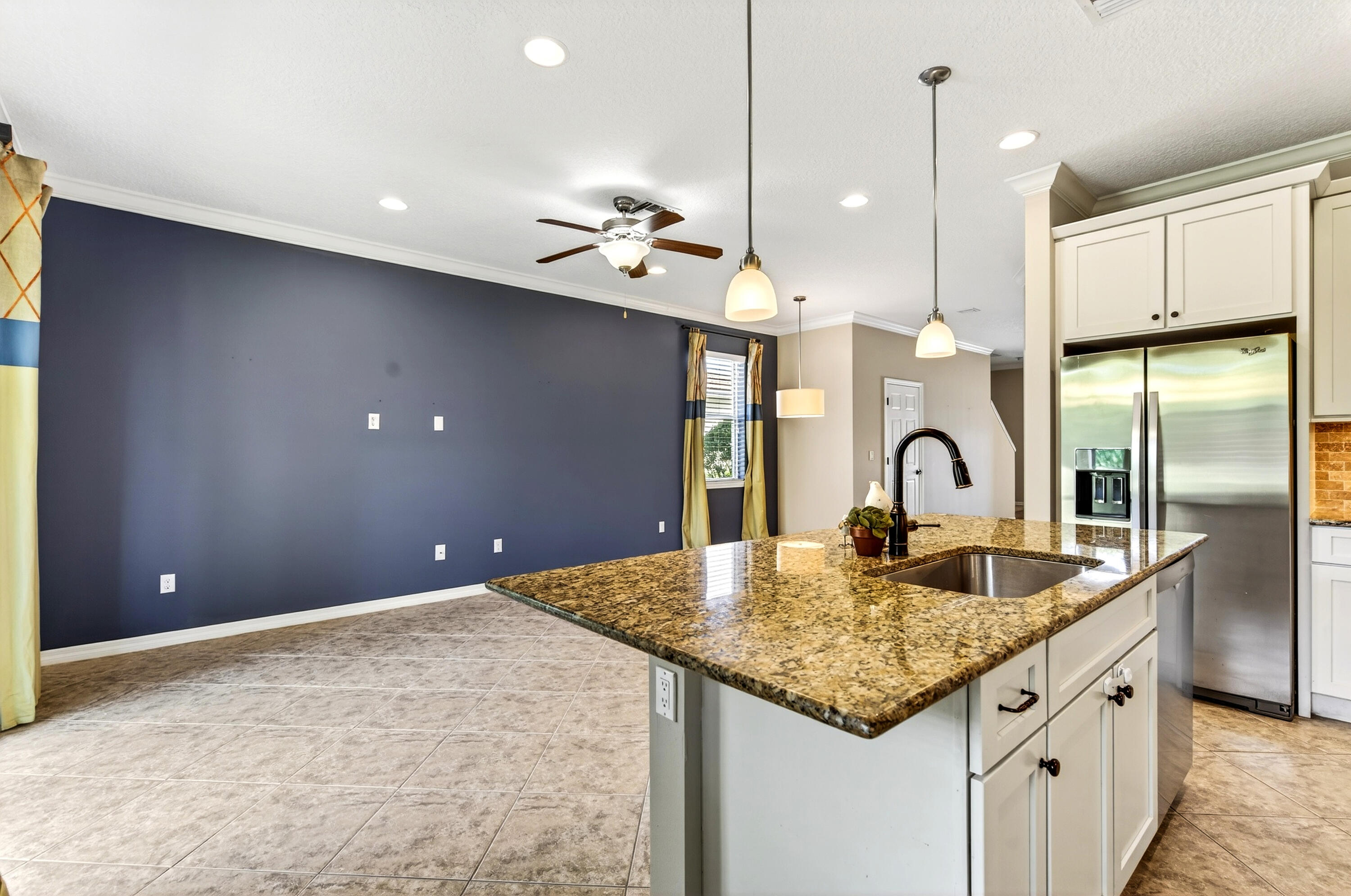 1117 Normandie Way