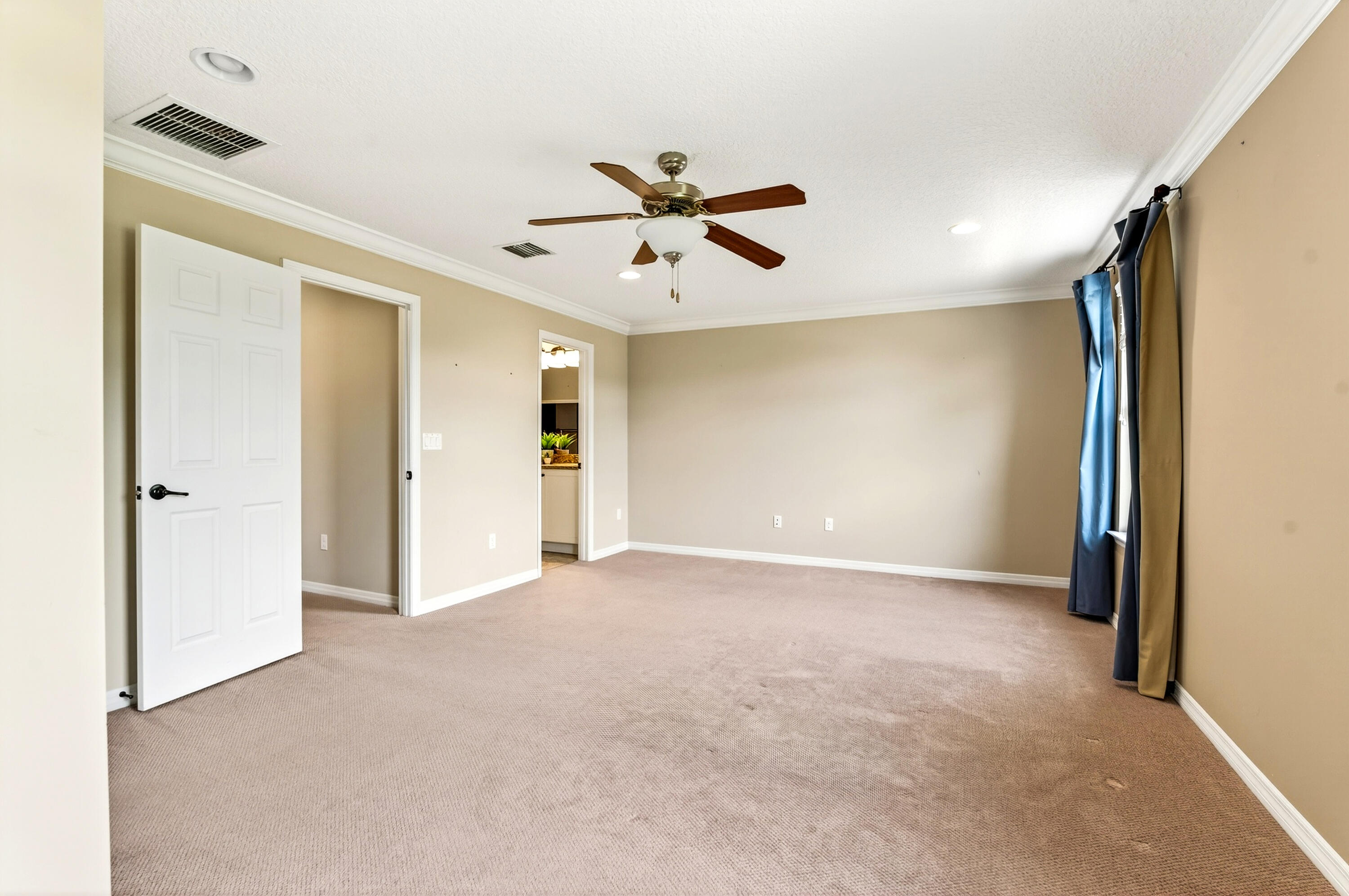 1117 Normandie Way