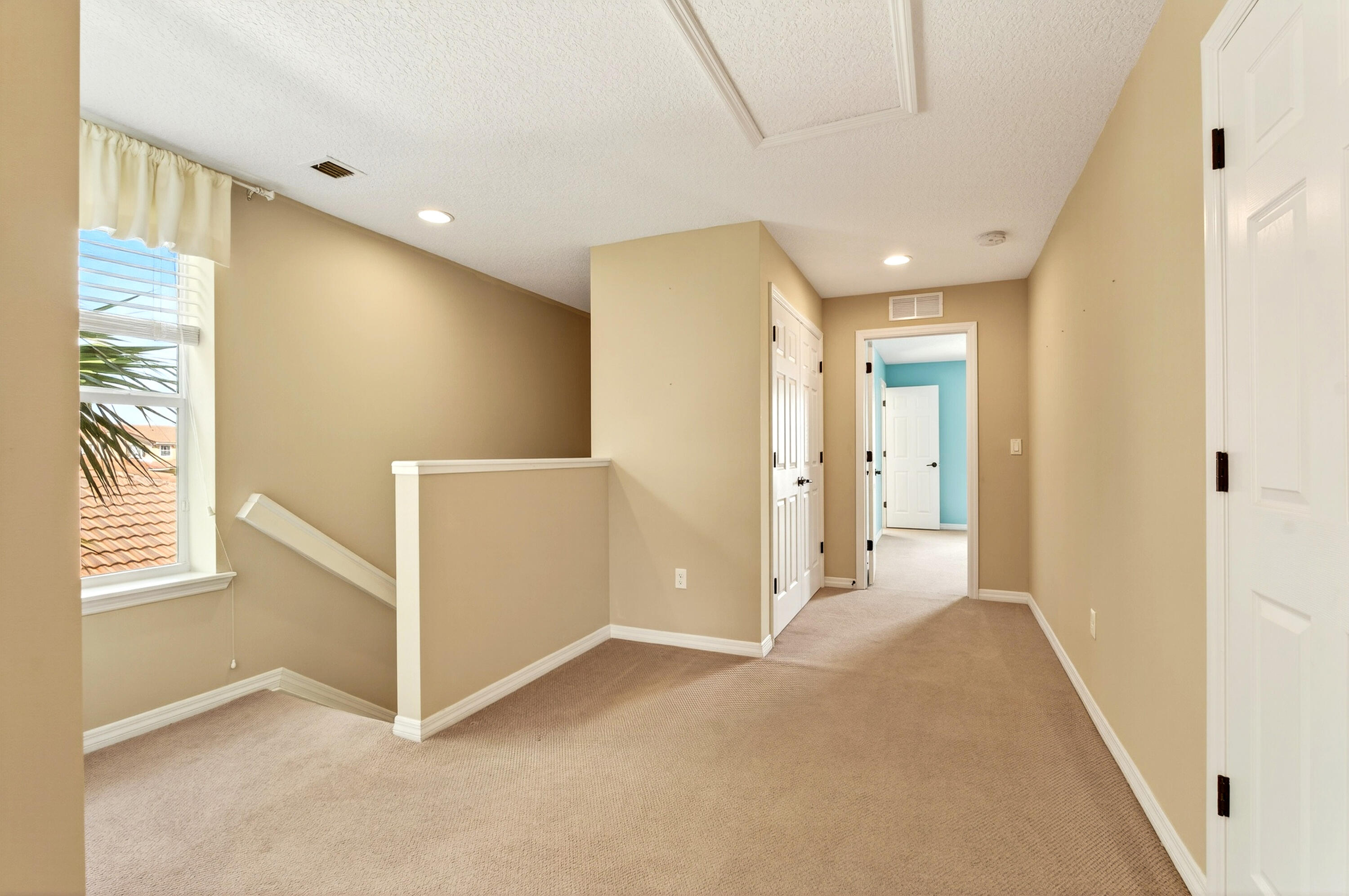 1117 Normandie Way