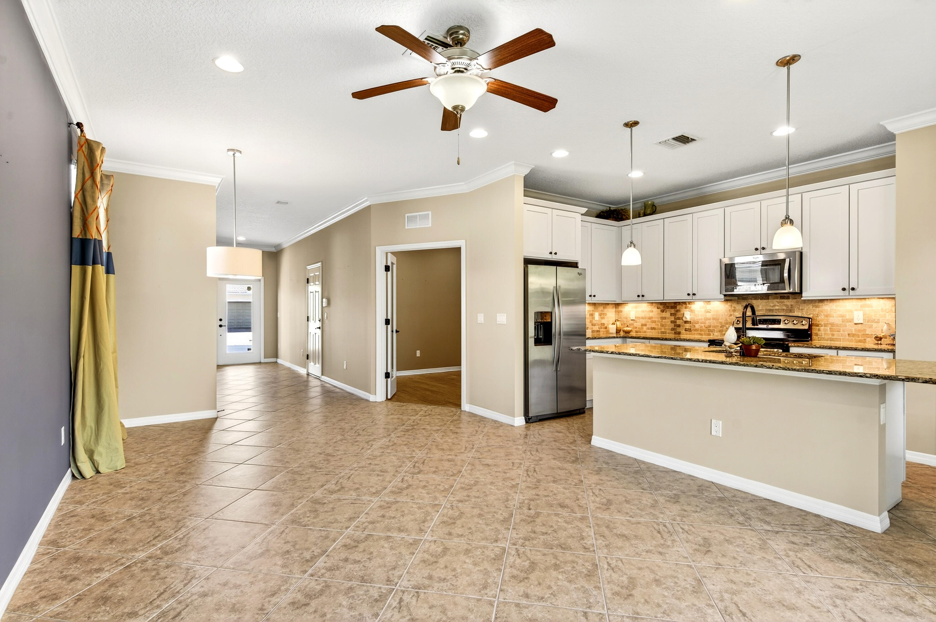 1117 Normandie Way