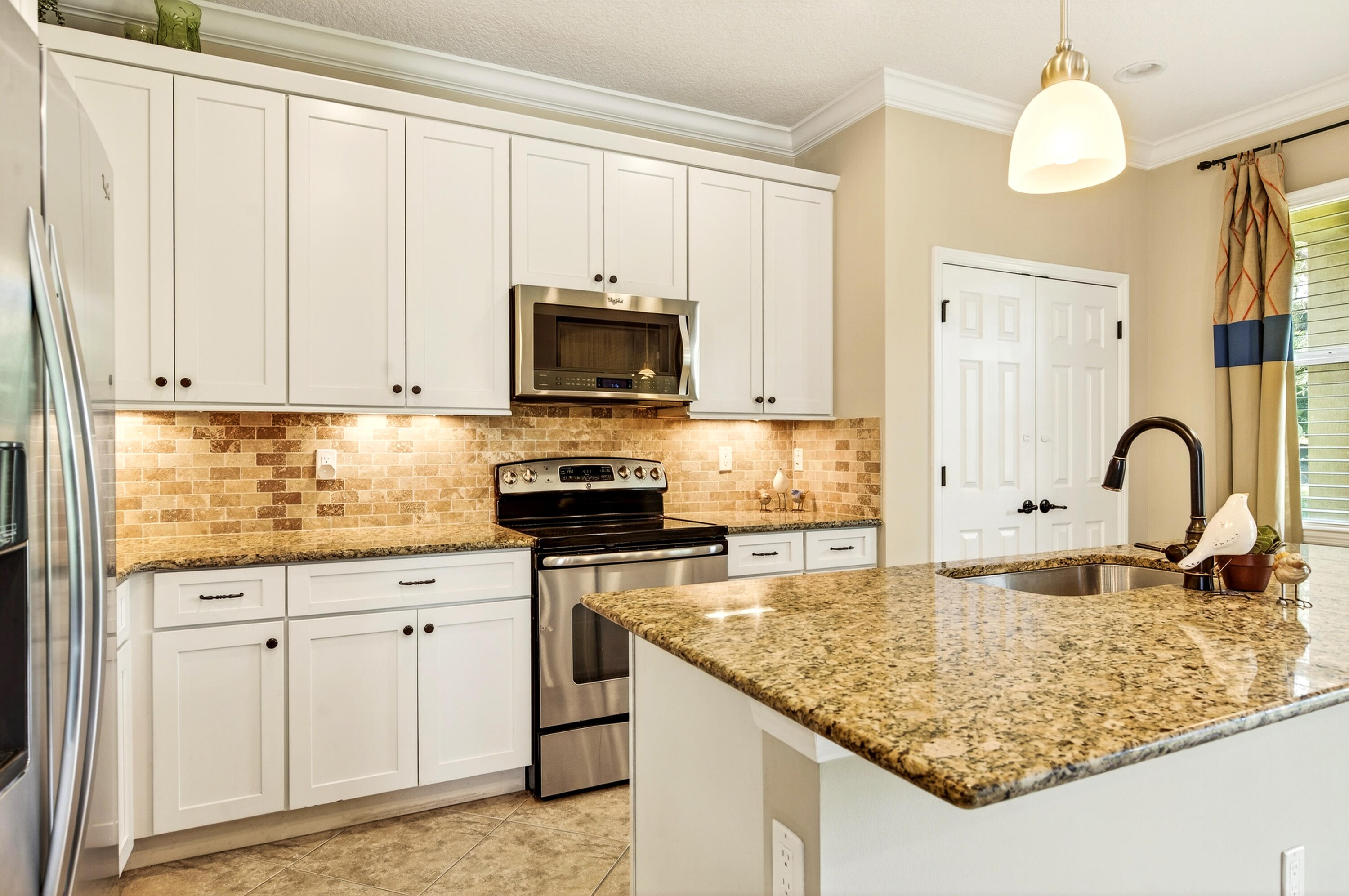 1117 Normandie Way