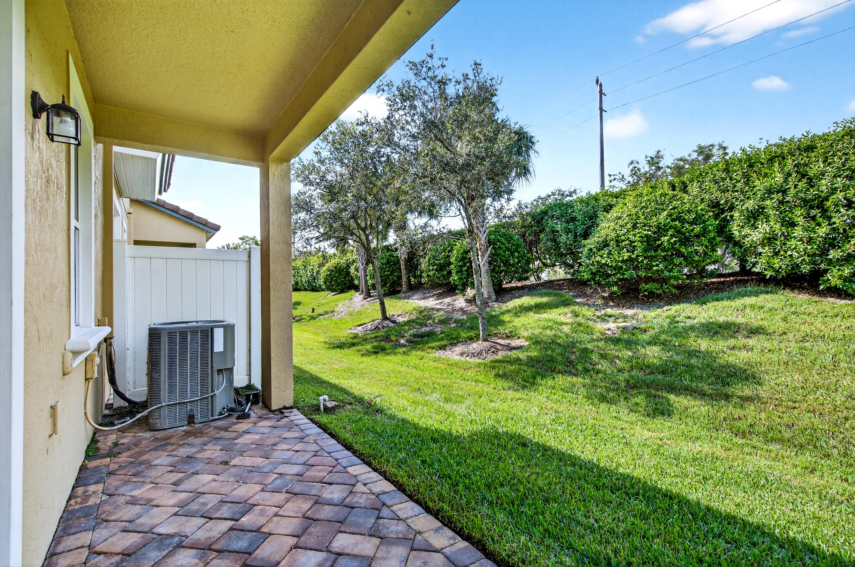 1117 Normandie Way