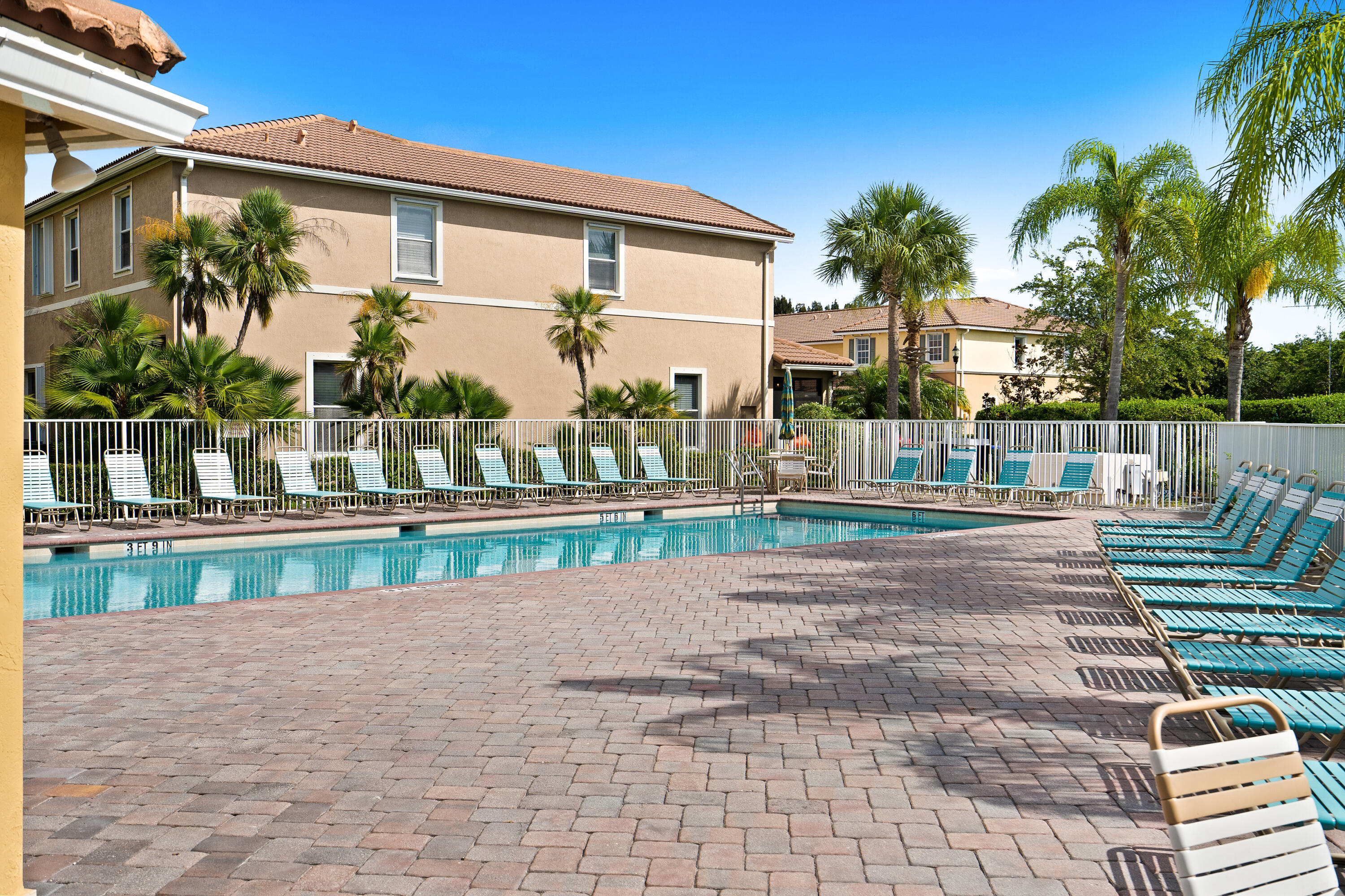 1117 Normandie Way