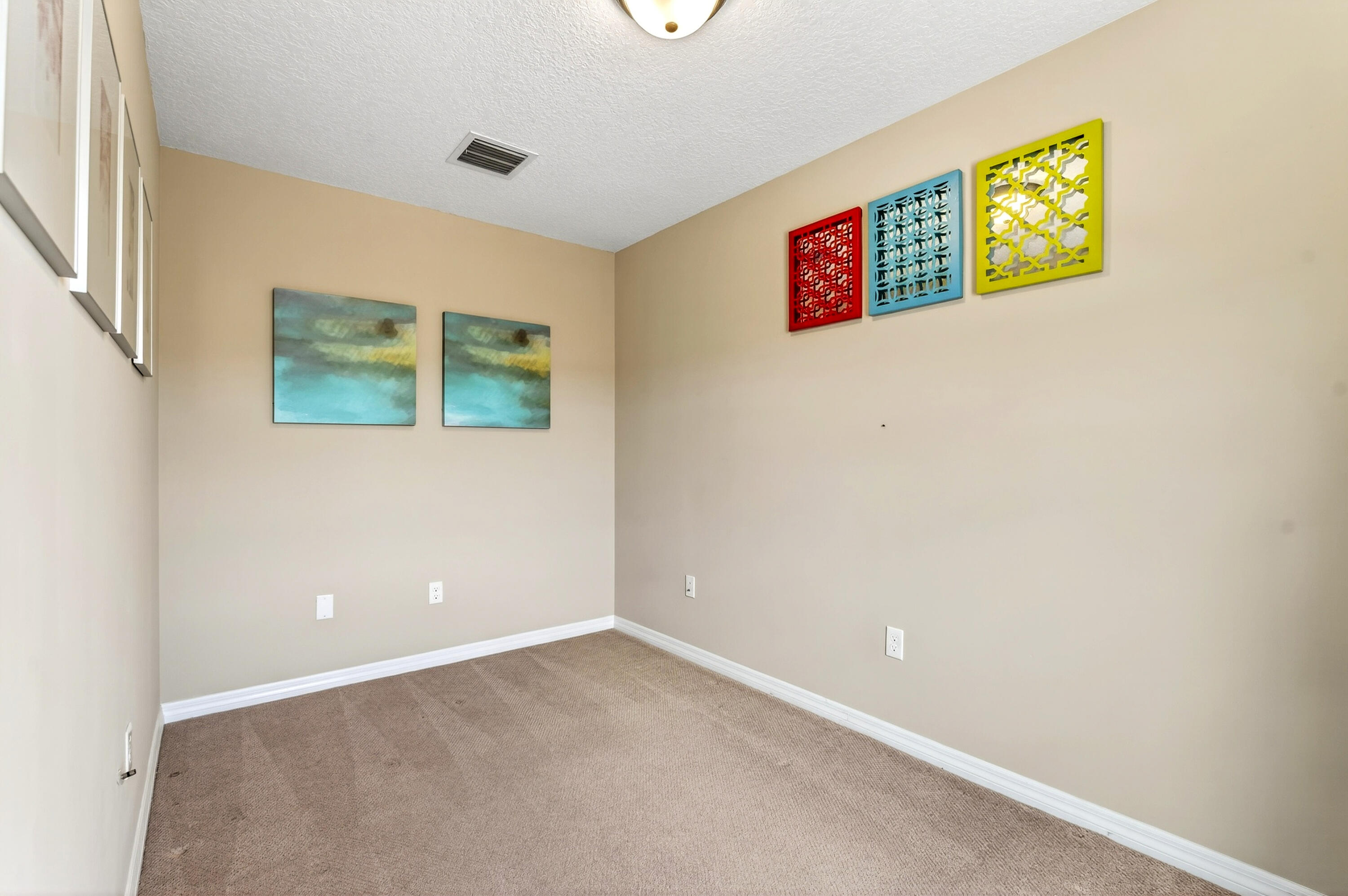 1117 Normandie Way